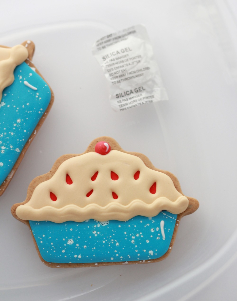 Can you store royal icing in the freezer?
