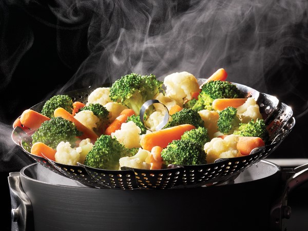 how do you steam vegetables in the always pan