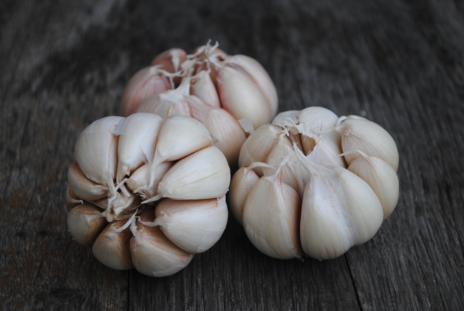 How many teaspoons minced garlic equals 1 clove