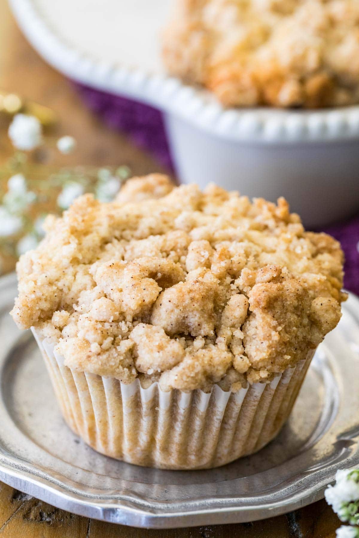 What is the difference between a crumb topping and a streusel?