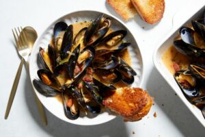 How much meat do you get from a pound of mussels